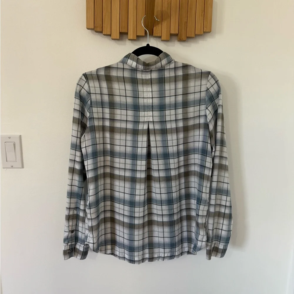 Kuhl Hadley Women’s Plaid Button Down, Blue White, Size Medium - Picture 2 of 15
